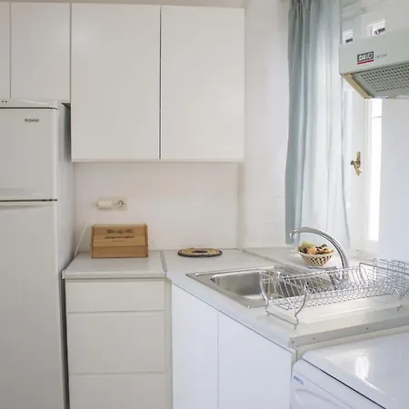 Lovely & Traditional House In Paros Marpissa