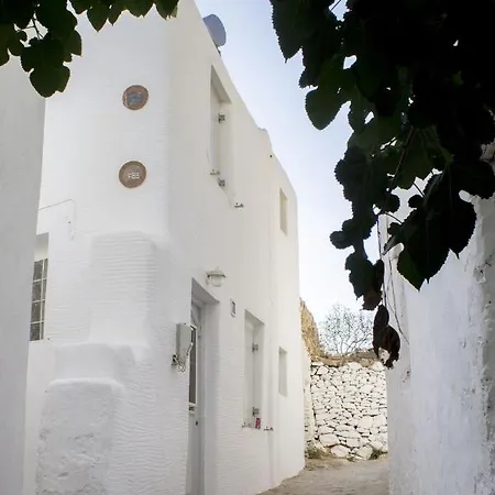 Lovely & Traditional House In Paros Marpissa