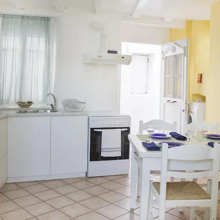 Lovely & Traditional House In Paros Marpissa